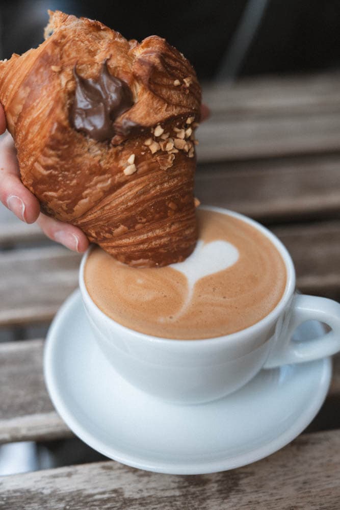 croissant_coffee